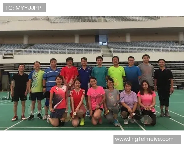 赛后分析上海羽毛球队与北京羽毛球队在灵活性欧冠足球中的表现与策略